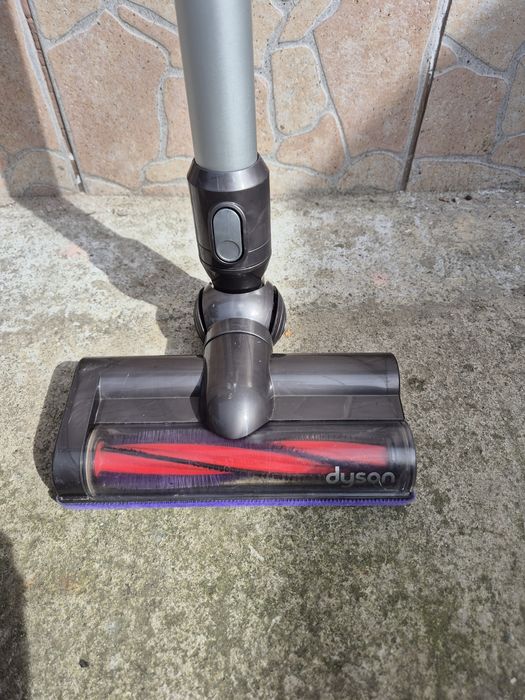 Aspirator parchet Dyson V6