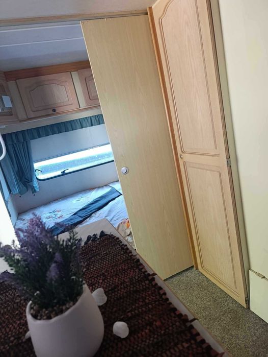 2бр. Каравани позиционирани