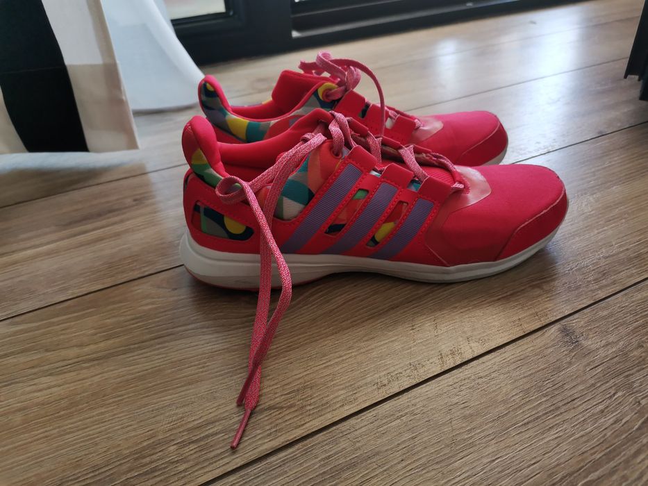 Adidasi adidas color