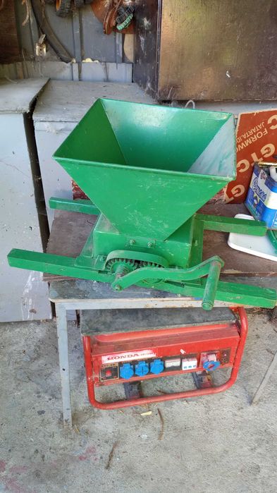 Мелачка за грозде