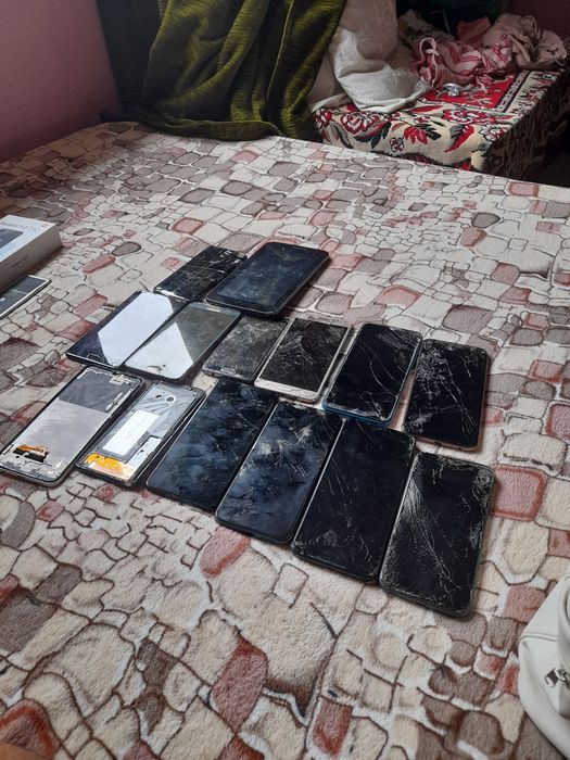 Telefon de piese schimb