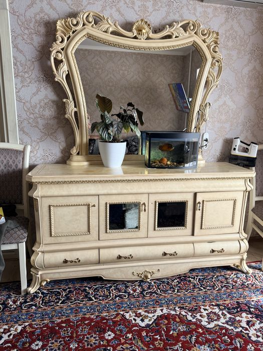 Kamod va stenka sotiladi (Xitoy)