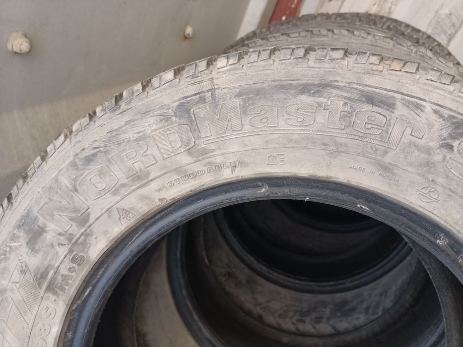 Продаю шины бу 215/65/16