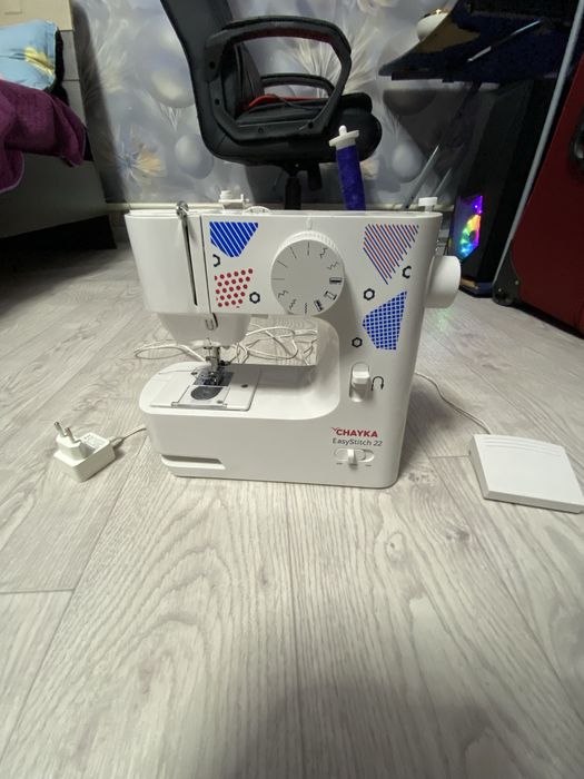 Швейная машина, продам срочно!!!