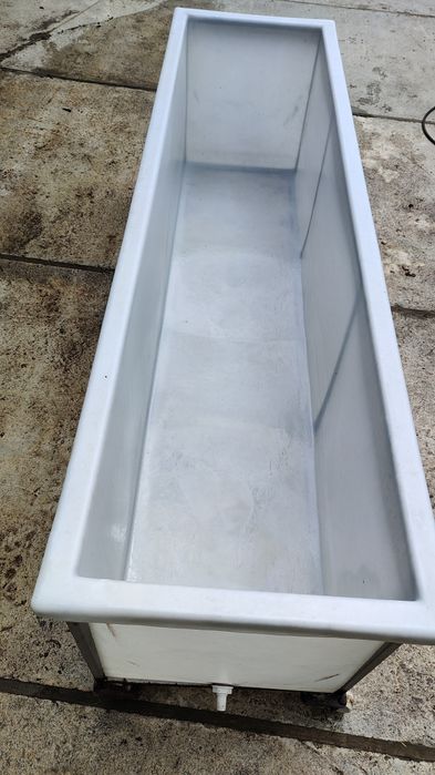 Vând cuvă din polipropilena turnată