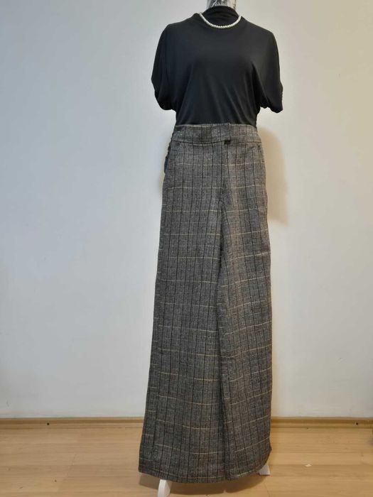 Pantaloni croiți manual din stofă