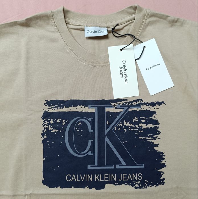 Vand tricou nou de barbati Calvin Klein