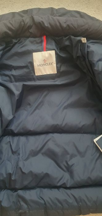 Пуховая куртка  Moncler.