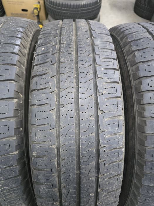 4 Броя Бусови Гуми 225/75/16C Michelin 2x7,2mm 2x6mm 23dot