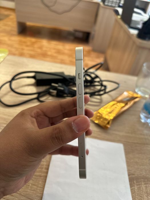 Продам Iphone 14