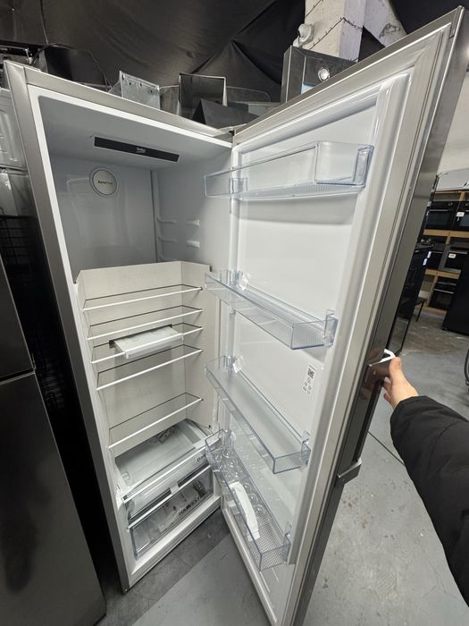 Frigider  cu o usa Beko B3RMLNE444HXB