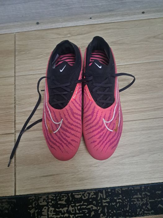 Продаю бутсы NIKE