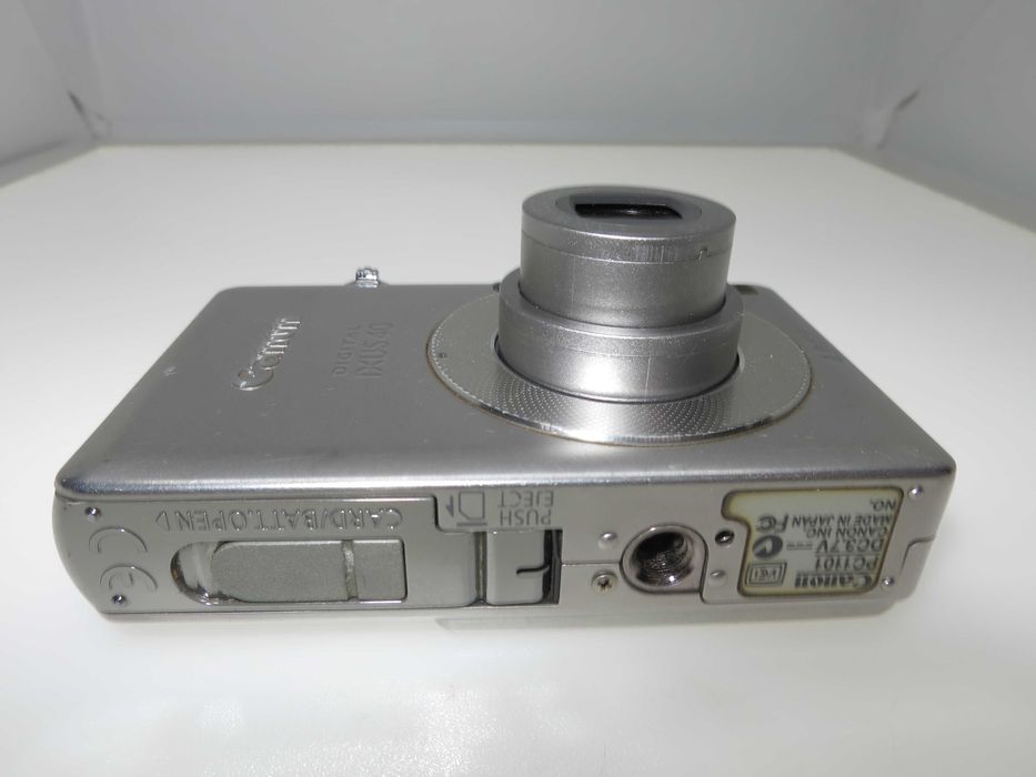 Canon IXUS 40 компактен фотоапарат цифрова камера работи отлично