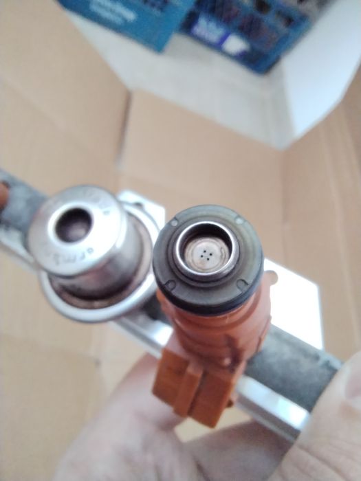 Бензинов инжектор, дюза 1бр. с рейката