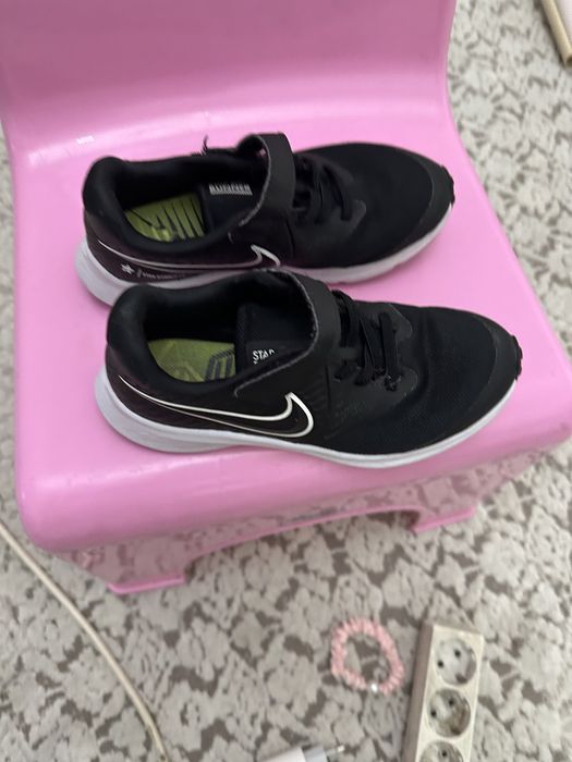 Кроссовки Nike для девочек