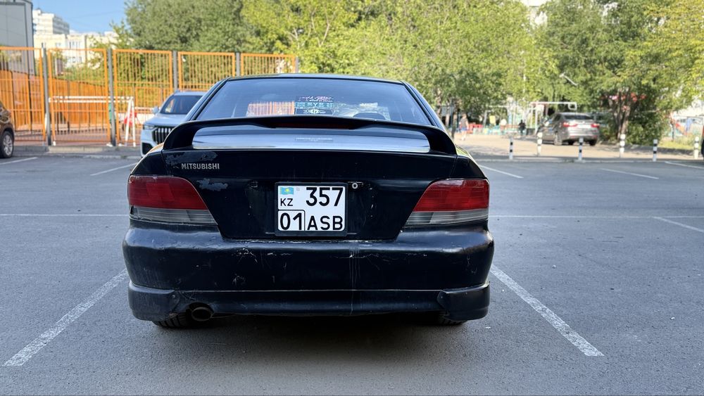 Mitsubishi Galant