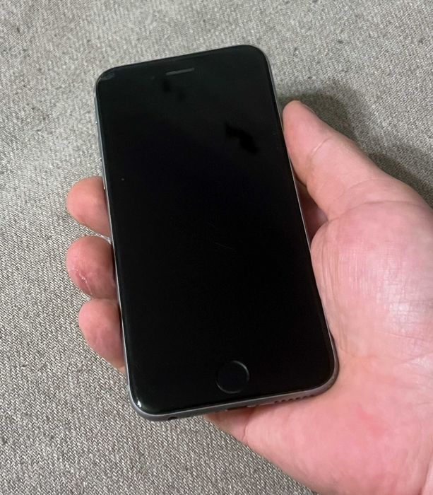 iPhone 6s 32GB Space Gray A1688 iOS 15.8.7 neactivat pentru piese