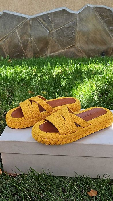 Papuci Balenciaga nr 35 50% Reducere