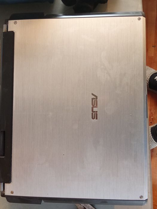 Продам ноутбук ASUS б.у на запчасти