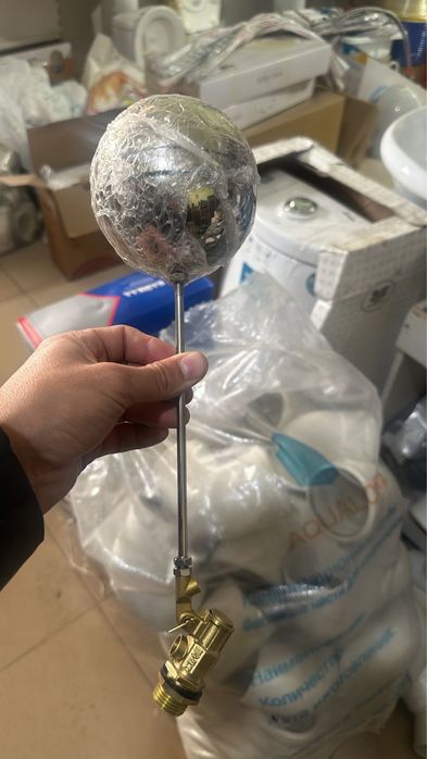 Поплавок для емкости