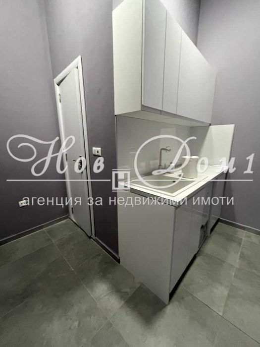 Дава се под наем Магазин в Варна, Колхозен пазар - 42 кв.м за 459 € - Снимка #1