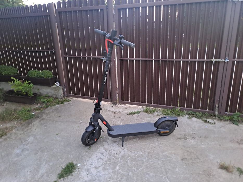 Vând trotineta xiaomi scooter elite 4