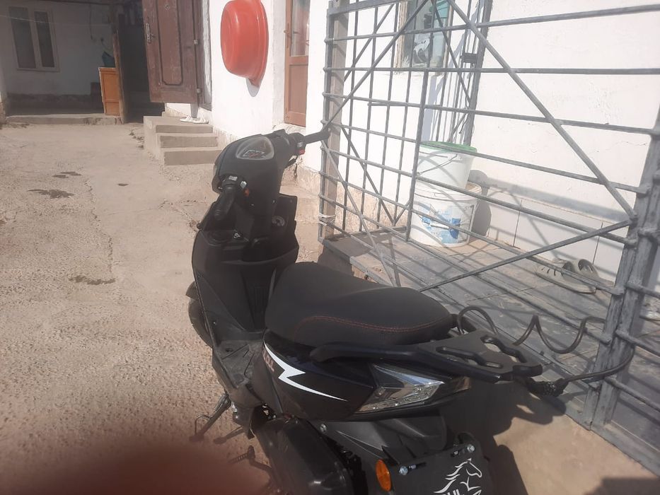 Мопед сатылады .