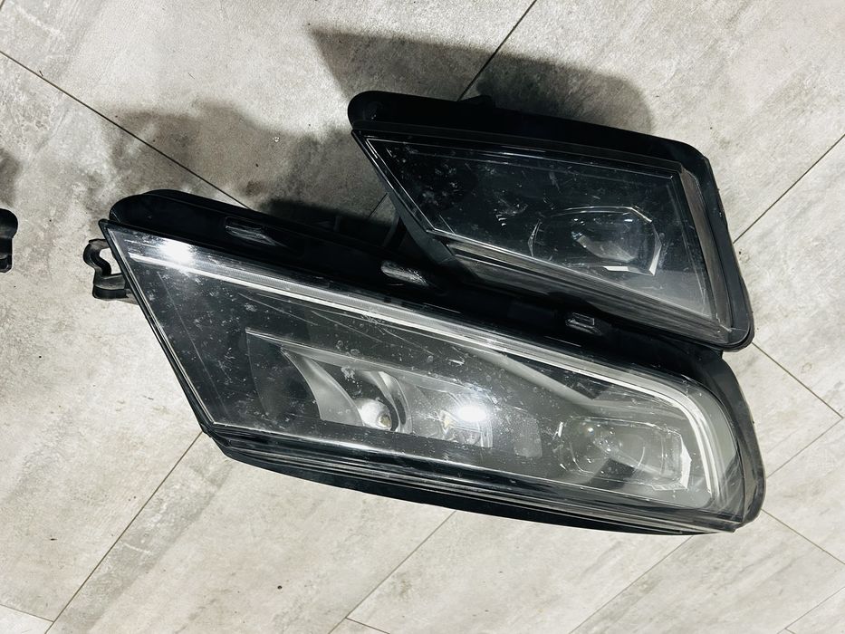 Комплект L&R фарове за Skoda kodiaq