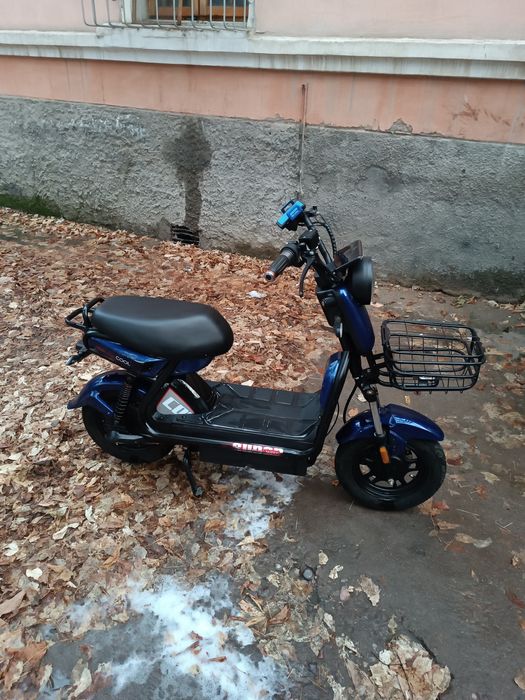 Продаю электроскутер на 60вольт без аккумулятора но в рабочем состояни