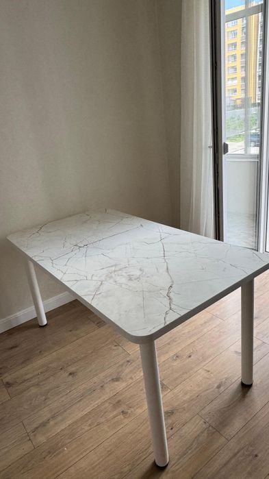 Продоется кухонный стол