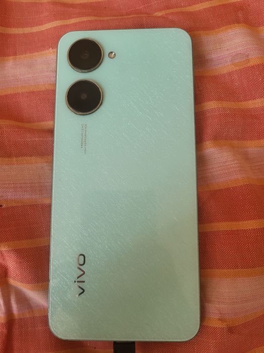 Продам телефон vivo y03