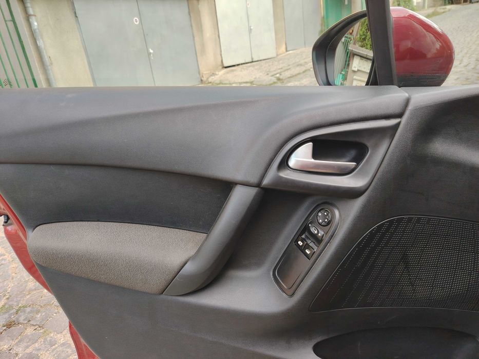 Citroen C3 1.2, 2015 г. перфектен и икономичен