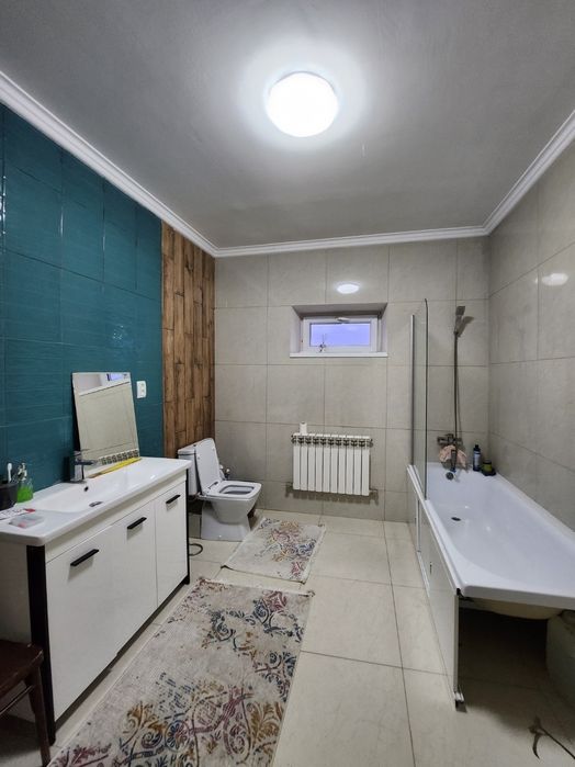 Дом 6 комнатный, 220 кв