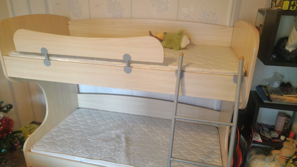 Продаеам двуетажно легло