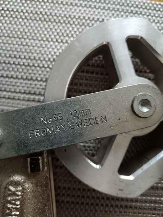 Clești îndoit țeavă