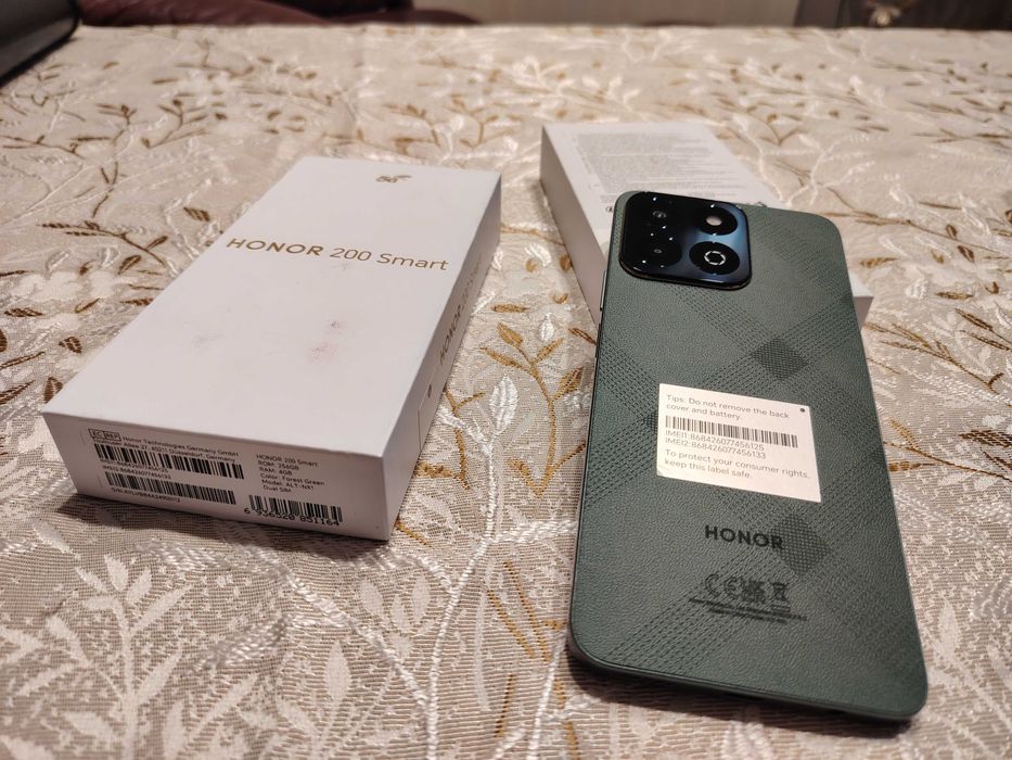 Honor 200 smart, чисто нов, с 2 години гаранция