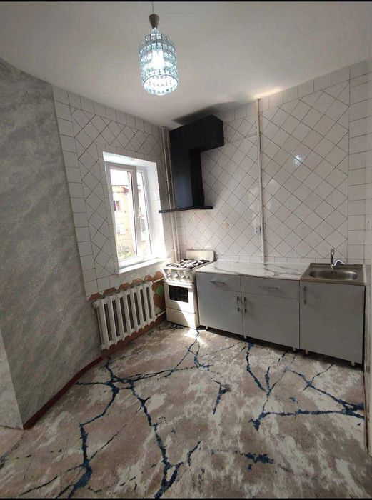 Квартира сотилади Олмазор тумани Алока ор.р Мехмон ресторани