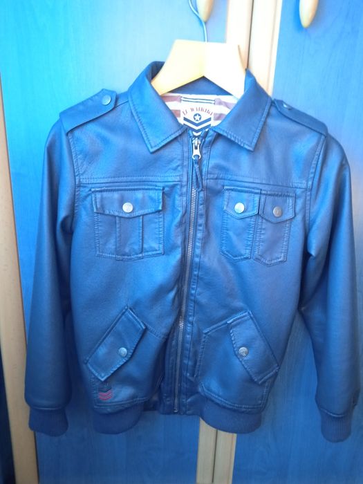 Продаю курточку на мальчика