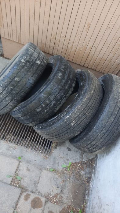 Продам резину летнюю б/у.