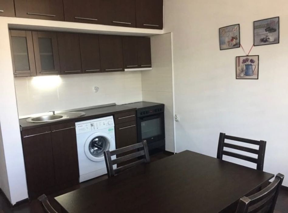 Продава се 2-ст. тухлен апартамент в центъра на гр. Перник