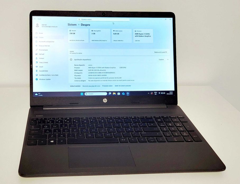 Laptop HP, Ryzen 3, 8GB RAM, SSD, Windows 11