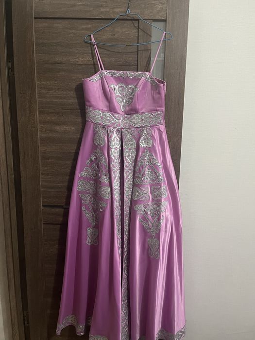 Сдам на прокат казахское платья