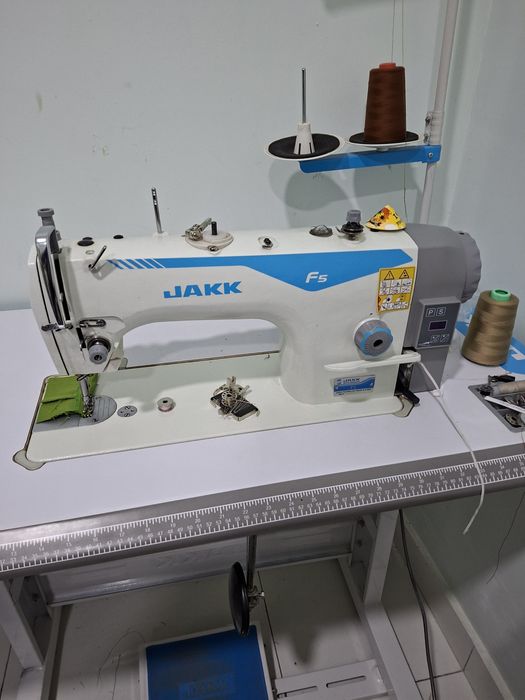 Швейная машинкв  JAKK F5