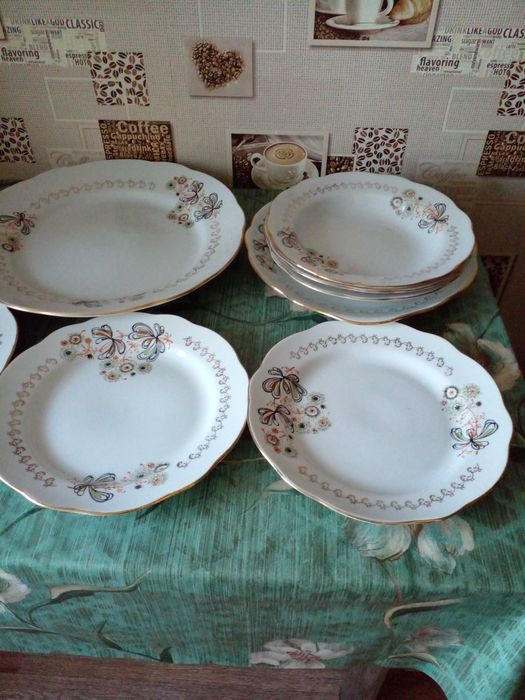 Продам столовую посуду