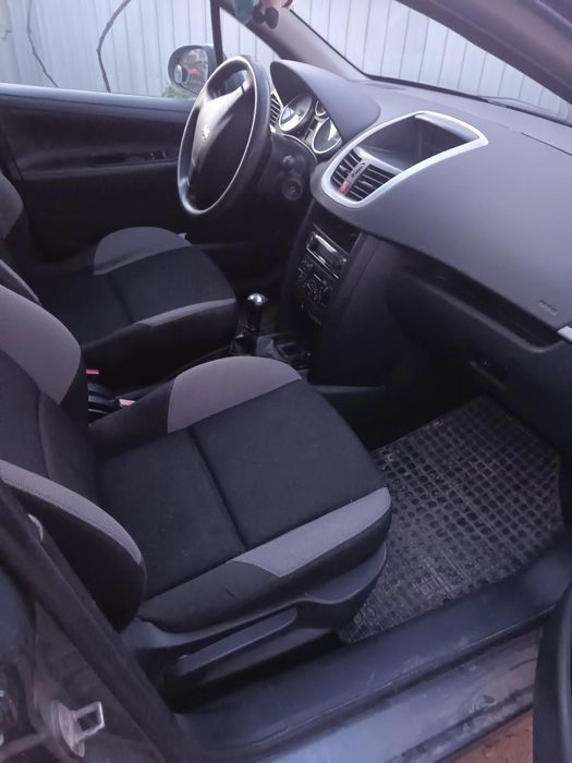 Peugeot 207 1.4 benzina