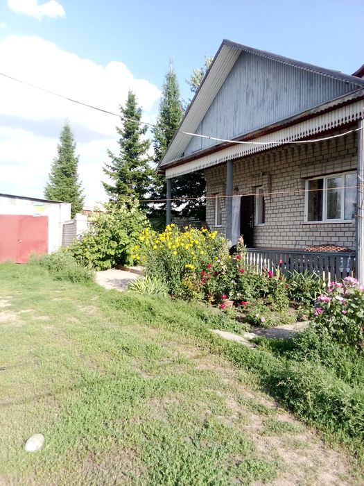 Продам половину коттеджа.