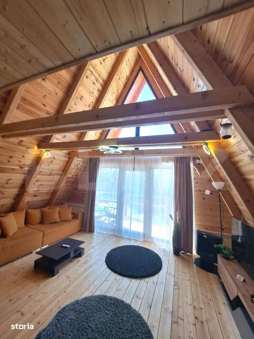 Oportunitate de investitie – 3 Cabane A-Frame la cheie in Moieciu