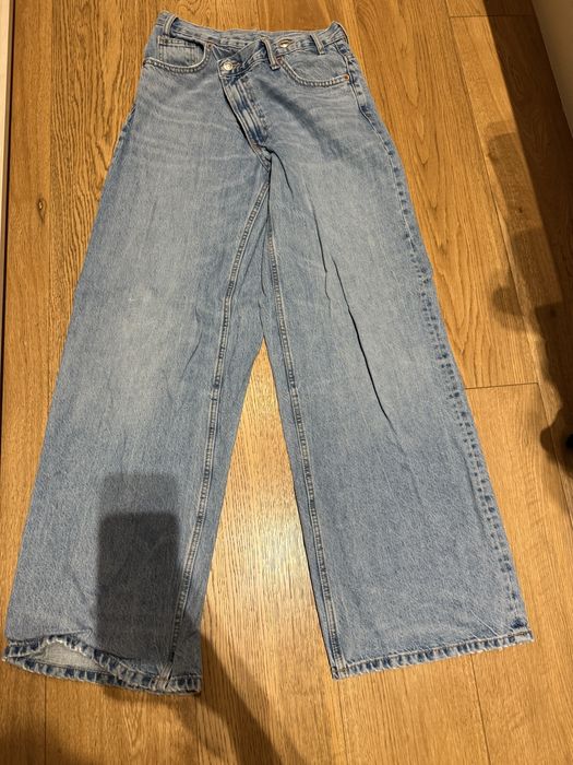 Blugi Zara model incheiere inversat