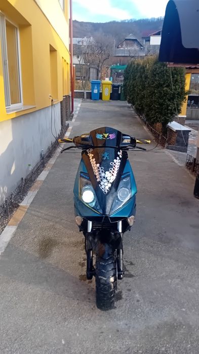 Se vinde  sau se dezmembrează scuter peugeot jet force 50cc