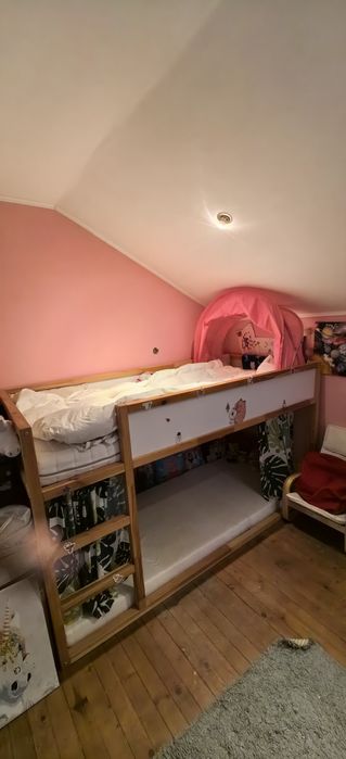 двуетажно легло ikea kura